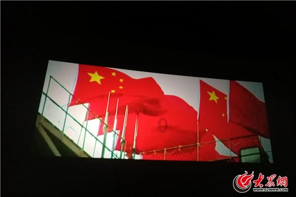 营救迷路的小男孩