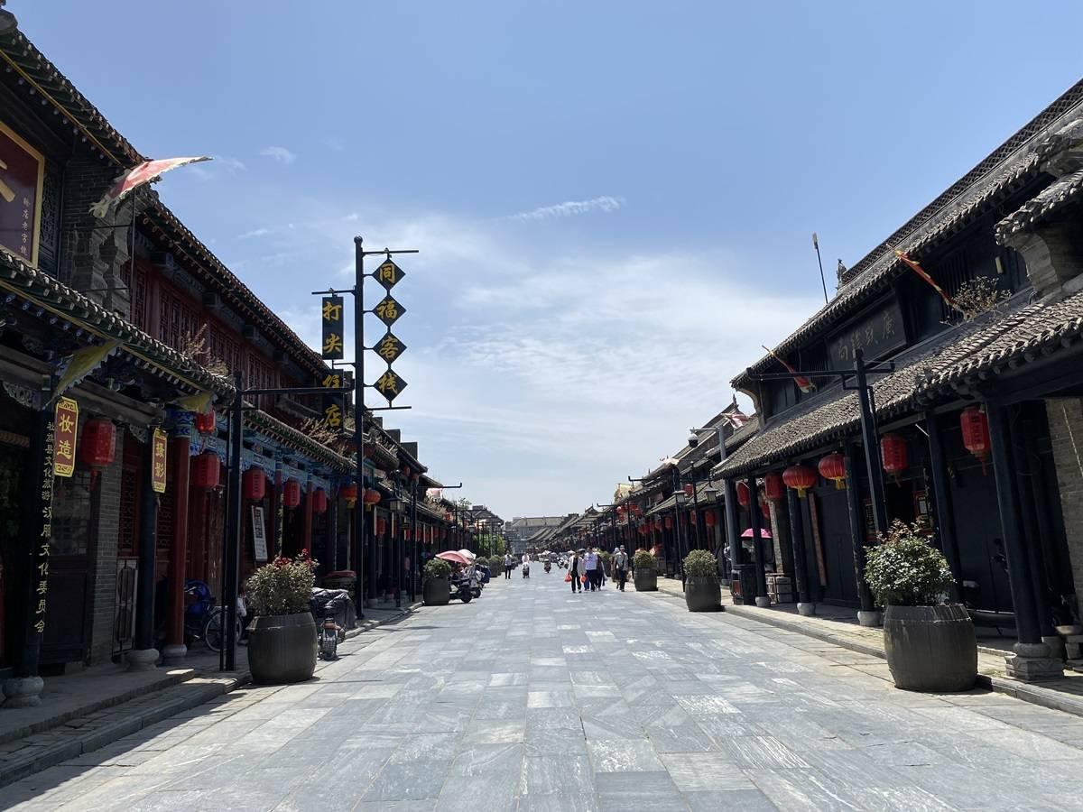 紧闭的闸门